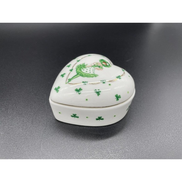Lefton 1992 China Heart Trinket Box Green & White Girl w/Shamrocks Irish Lucky - Picture 5 of 10